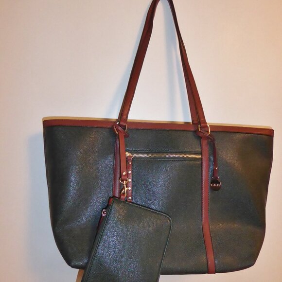 Green Tote with brown accents - Picture 2 of 4